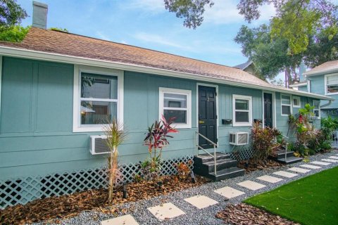 House in Saint Petersburg, Florida 5 bedrooms, 272.2 sq.m. № 1906544 - photo 6
