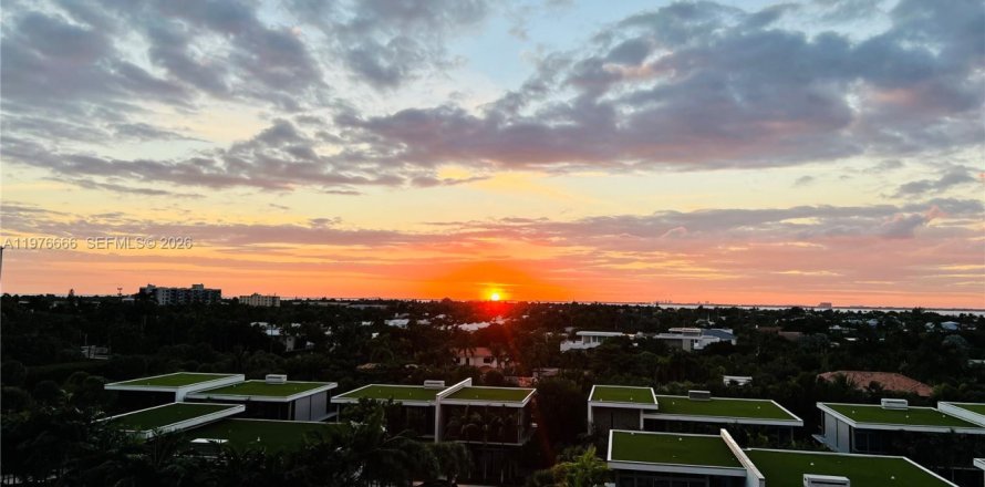 Apartment in Key Biscayne, Florida 2 bedrooms, 160.44 sq.m. № 2087308