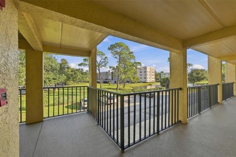 Купить кондоминиум в Сент-Питерсберг, Флорида 4 комнаты, 98.94м2, № 2420096 - фото 8