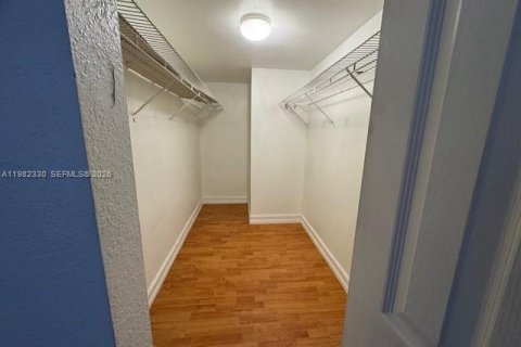 Снять в аренду кондоминиум в Лодерхилл, Флорида 1 спальня, 78.04м2, № 2045454 - фото 6