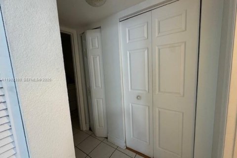 Снять в аренду кондоминиум в Лодерхилл, Флорида 1 спальня, 78.04м2, № 2045454 - фото 10