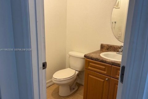 Снять в аренду кондоминиум в Лодерхилл, Флорида 1 спальня, 78.04м2, № 2045454 - фото 9