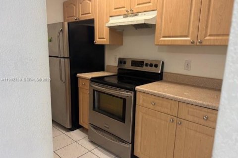 Снять в аренду кондоминиум в Лодерхилл, Флорида 1 спальня, 78.04м2, № 2045454 - фото 3