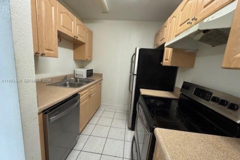 Снять в аренду кондоминиум в Лодерхилл, Флорида 1 спальня, 78.04м2, № 2045454 - фото 4