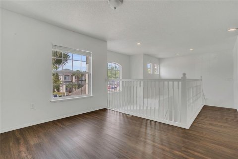House in Orlando, Florida 4 bedrooms, 181.25 sq.m. № 1649650 - photo 18