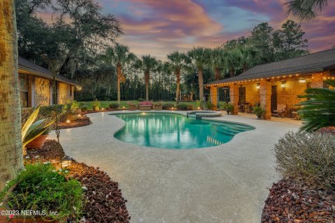 Villa ou maison à vendre à Callahan, Floride: 4 chambres, 400.69 m2 № 801389 - photo 1