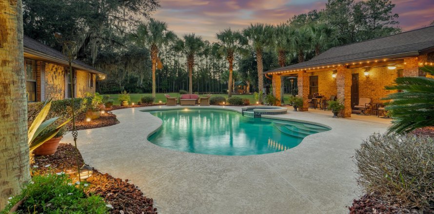 Villa ou maison à Callahan, Floride 4 chambres, 400.69 m2 № 801389
