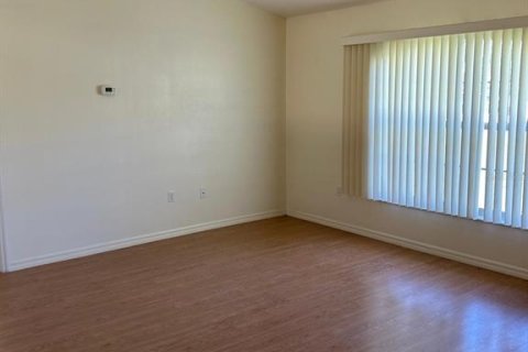 House in Deltona, Florida 3 bedrooms, 117.89 sq.m. № 1414913 - photo 9