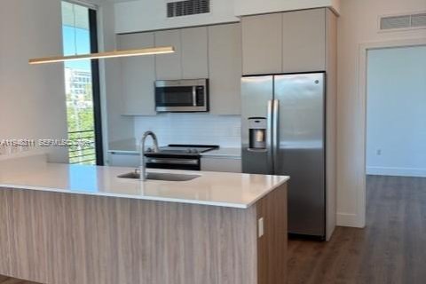 Снять в аренду квартиру в Саут-Майами, Флорида 2 спальни, 3912.67м2, № 2004345 - фото 6