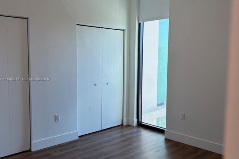 Снять в аренду квартиру в Саут-Майами, Флорида 2 спальни, 3912.67м2, № 2004345 - фото 9