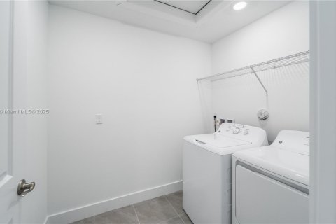 Townhouse in Stuart, Florida 3 bedrooms, 187.38 sq.m. № 1891426 - photo 19