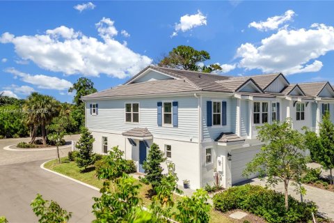 Townhouse in Stuart, Florida 3 bedrooms, 187.38 sq.m. № 1891426 - photo 3
