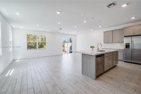 Townhouse in Stuart, Florida 3 bedrooms, 187.38 sq.m. № 1891426 - photo 6