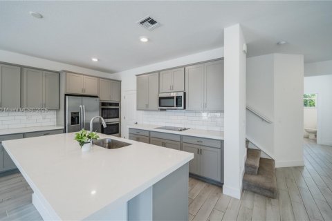 Townhouse in Stuart, Florida 3 bedrooms, 187.38 sq.m. № 1891426 - photo 12
