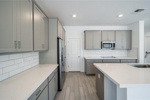Townhouse in Stuart, Florida 3 bedrooms, 187.38 sq.m. № 1891426 - photo 13