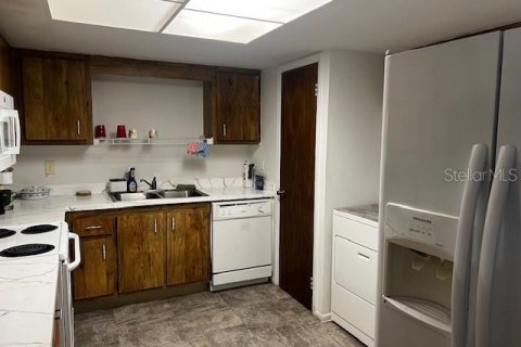 Condo in South Daytona, Florida, 2 bedrooms  № 1659623 - photo 14