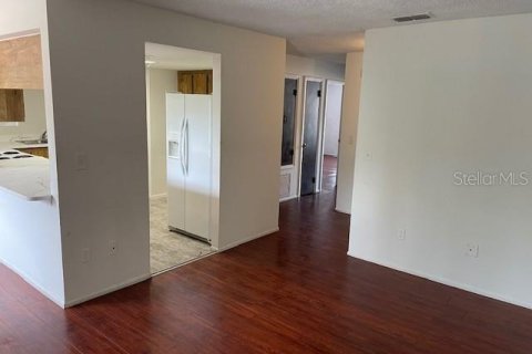 Condo in South Daytona, Florida, 2 bedrooms  № 1659623 - photo 7
