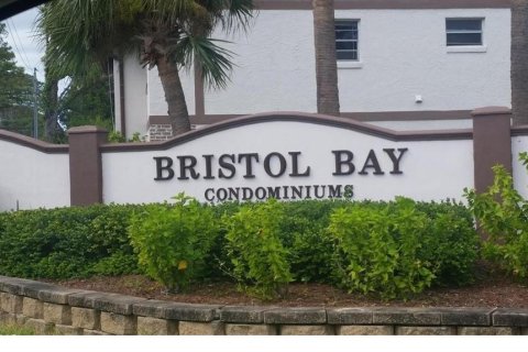 Condo in South Daytona, Florida, 2 bedrooms  № 1659623 - photo 2