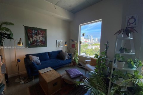 House in Miami, Florida 2 bedrooms, 92.9 sq.m. № 2030662 - photo 11