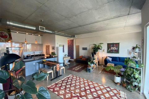 House in Miami, Florida 2 bedrooms, 92.9 sq.m. № 2030662 - photo 28