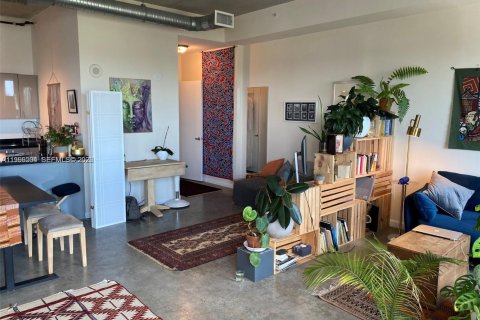 House in Miami, Florida 2 bedrooms, 92.9 sq.m. № 2030662 - photo 14