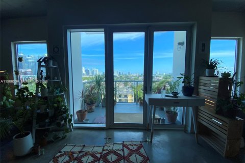 House in Miami, Florida 2 bedrooms, 92.9 sq.m. № 2030662 - photo 25