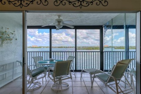 Copropriété à vendre à Sarasota, Floride: 2 chambres, 101.54 m2 № 2093090 - photo 28