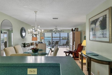 Copropriété à vendre à Sarasota, Floride: 2 chambres, 101.54 m2 № 2093090 - photo 18