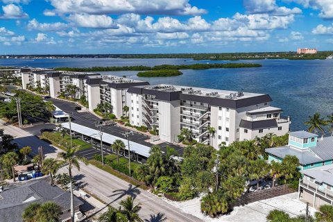 Copropriété à vendre à Sarasota, Floride: 2 chambres, 101.54 m2 № 2093090 - photo 5