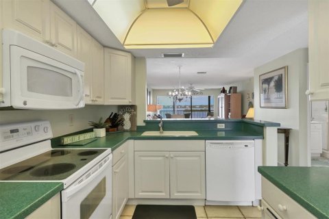 Copropriété à vendre à Sarasota, Floride: 2 chambres, 101.54 m2 № 2093090 - photo 17
