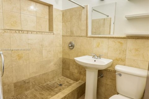 Снять в аренду виллу или дом в Майами, Флорида 2 спальни, 149.02м2, № 1941018 - фото 7