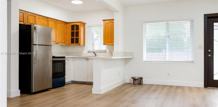 Дом в Майами, Флорида 2 спальни, 149.02м2 № 1941018