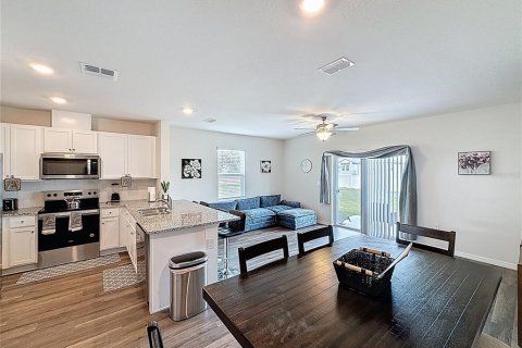 Touwnhouse à louer à Davenport, Floride: 3 chambres, 135.92 m2 № 2414054 - photo 2