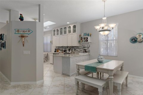 House in Inverness, Florida 2 bedrooms, 136.1 sq.m. № 2099530 - photo 10
