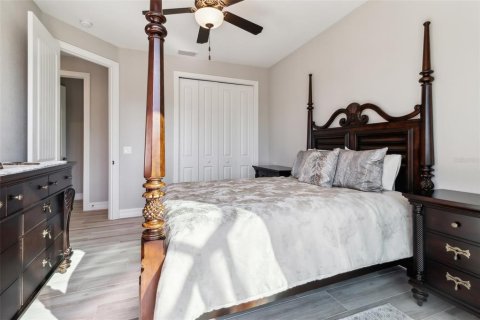 House in Port Charlotte, Florida 3 bedrooms, 201.32 sq.m. № 1552249 - photo 18