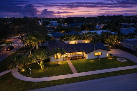 Купить виллу или дом в Форт-Лодердейл, Флорида 4 спальни, 180.97м2, № 2025760 - фото 3