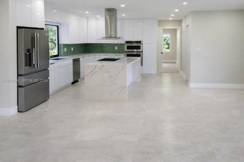 Купить виллу или дом в Форт-Лодердейл, Флорида 4 спальни, 180.97м2, № 2025760 - фото 7