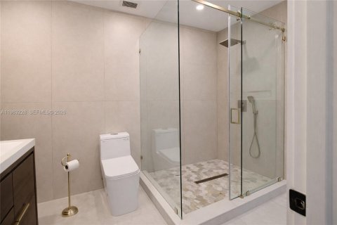 Купить виллу или дом в Форт-Лодердейл, Флорида 4 спальни, 180.97м2, № 2025760 - фото 17