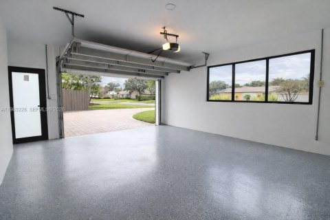 Купить виллу или дом в Форт-Лодердейл, Флорида 4 спальни, 180.97м2, № 2025760 - фото 26