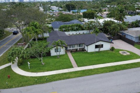 Купить виллу или дом в Форт-Лодердейл, Флорида 4 спальни, 180.97м2, № 2025760 - фото 5
