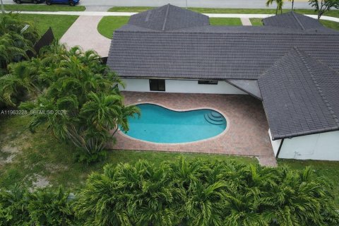 Купить виллу или дом в Форт-Лодердейл, Флорида 4 спальни, 180.97м2, № 2025760 - фото 29