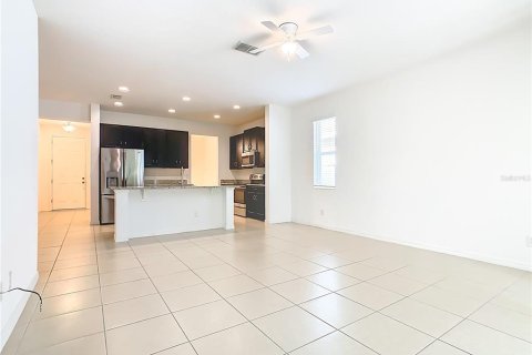 House in Davenport, Florida 3 bedrooms, 158.31 sq.m. № 2310690 - photo 12