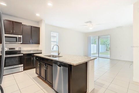House in Davenport, Florida 3 bedrooms, 158.31 sq.m. № 2310690 - photo 9
