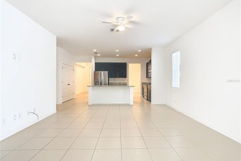 House in Davenport, Florida 3 bedrooms, 158.31 sq.m. № 2310690 - photo 14