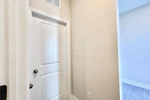 Casa en alquiler en Wesley Chapel, Florida, 4 dormitorios, 189.99 m2 № 1834962 - foto 13