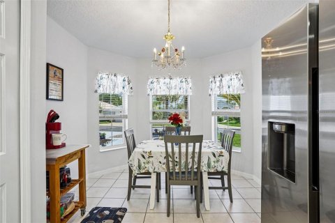 House in Tavares, Florida 2 bedrooms, 193.24 sq.m. № 2309805 - photo 7