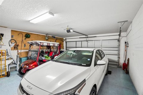House in Tavares, Florida 2 bedrooms, 193.24 sq.m. № 2309805 - photo 25