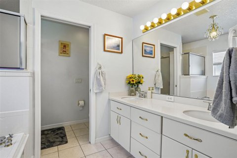 House in Tavares, Florida 2 bedrooms, 193.24 sq.m. № 2309805 - photo 14