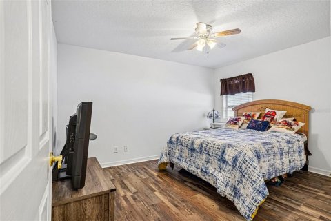 House in Tavares, Florida 2 bedrooms, 193.24 sq.m. № 2309805 - photo 16