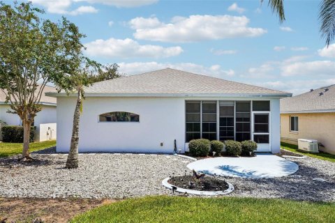 House in Tavares, Florida 2 bedrooms, 193.24 sq.m. № 2309805 - photo 27